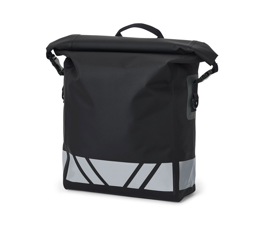 Reflektörlü siyah, su geçirmez bisiklet ve omuz çantası.